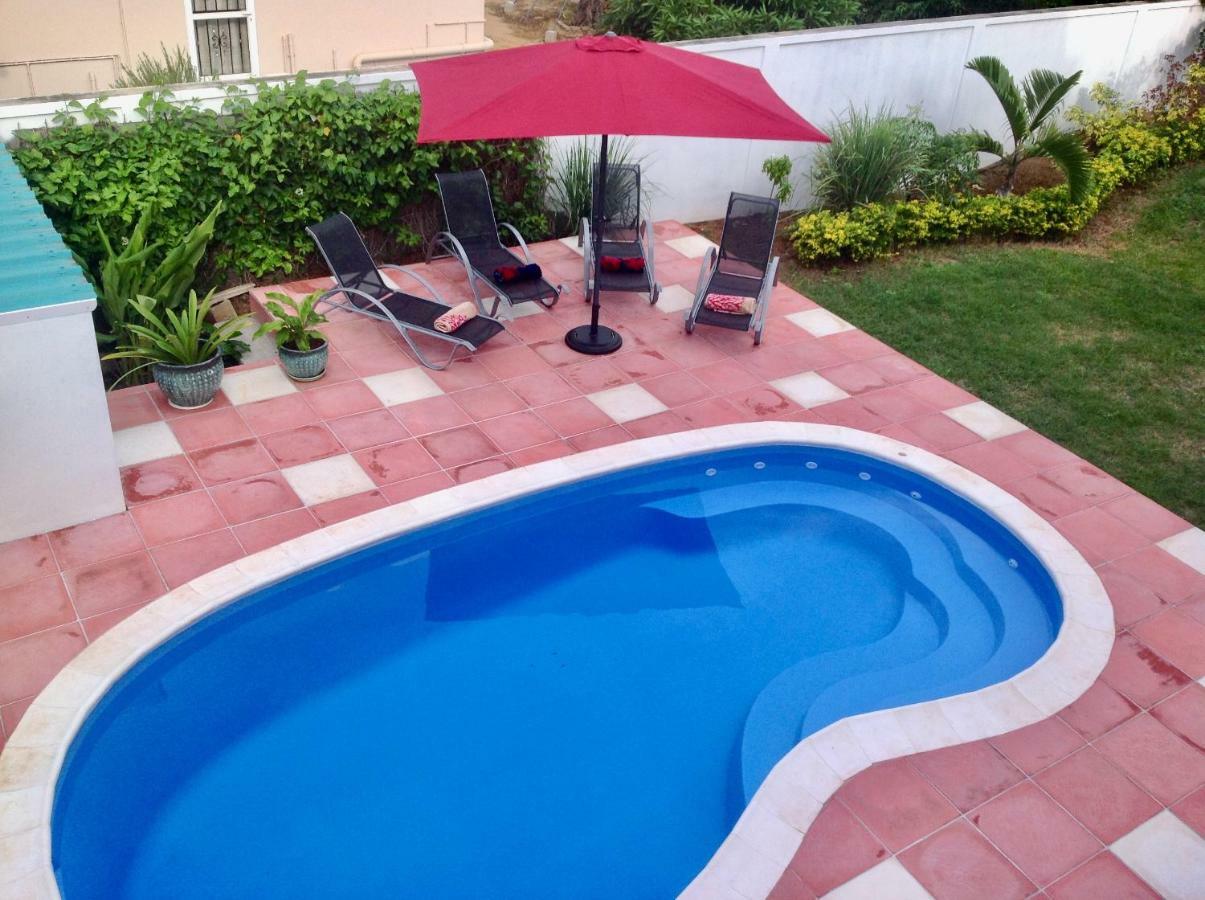 Cardamon Villa Is A 2 Bedroom With 1 Bathroom And Seperate Toilet Detached House With Ac And Swimming Pool , 5 Minutes Walk From Flic En Flac Public Beach Εξωτερικό φωτογραφία