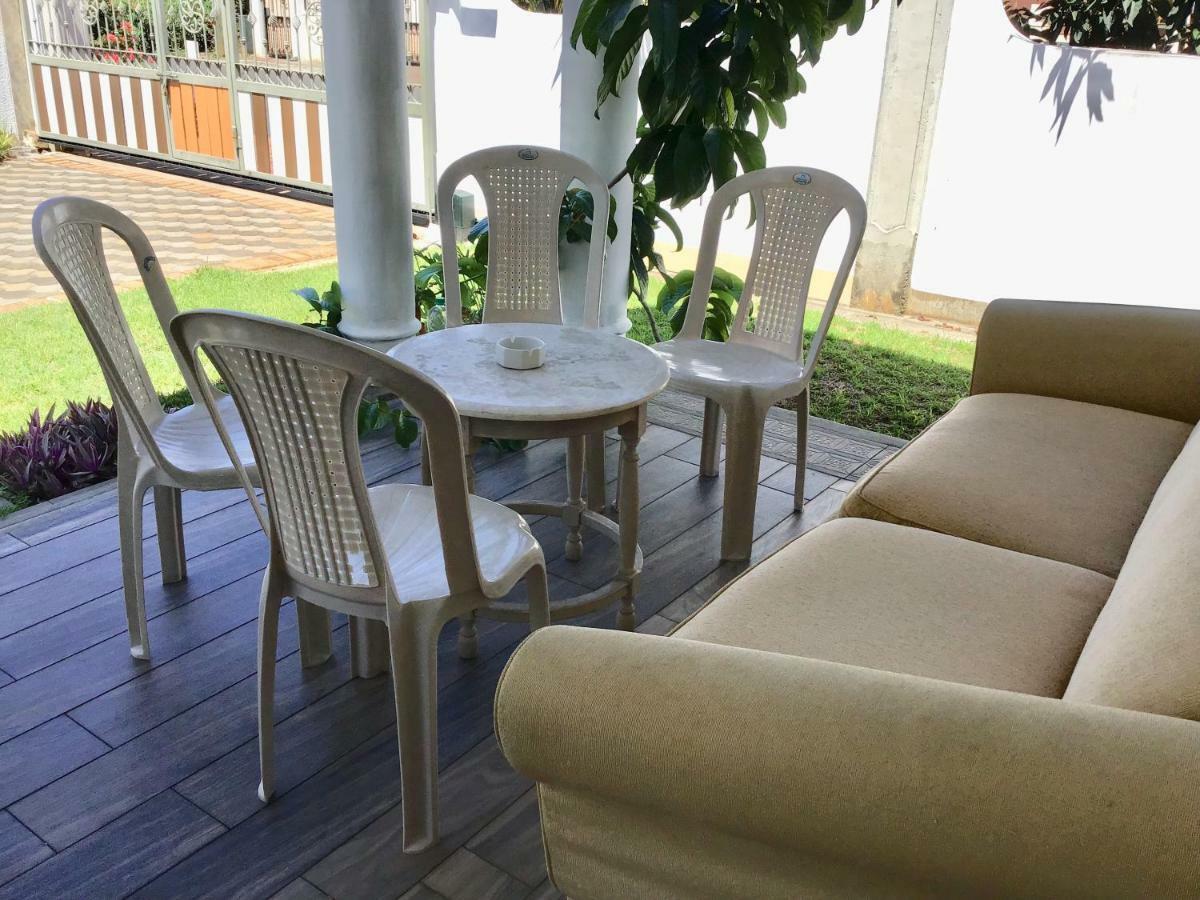 Cardamon Villa Is A 2 Bedroom With 1 Bathroom And Seperate Toilet Detached House With Ac And Swimming Pool , 5 Minutes Walk From Flic En Flac Public Beach Εξωτερικό φωτογραφία